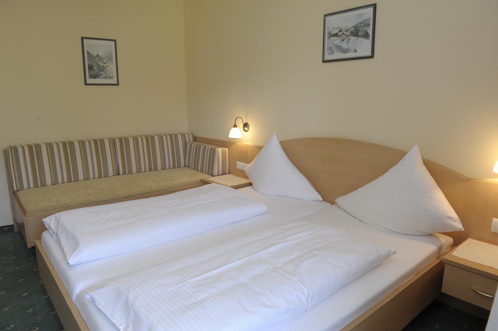 Landhotel Stofflerwirt Sankt Michael im Lungau Szoba fotó